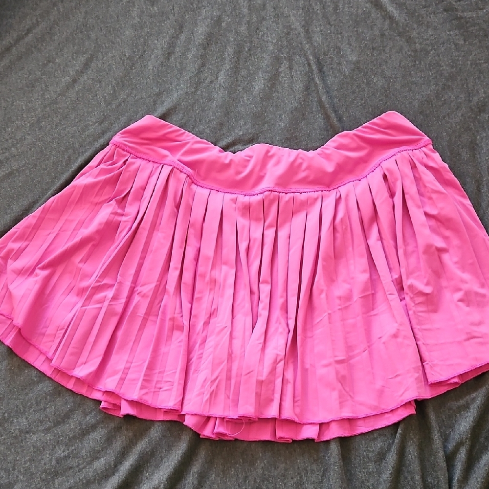 Chic Pink Pleated Skort